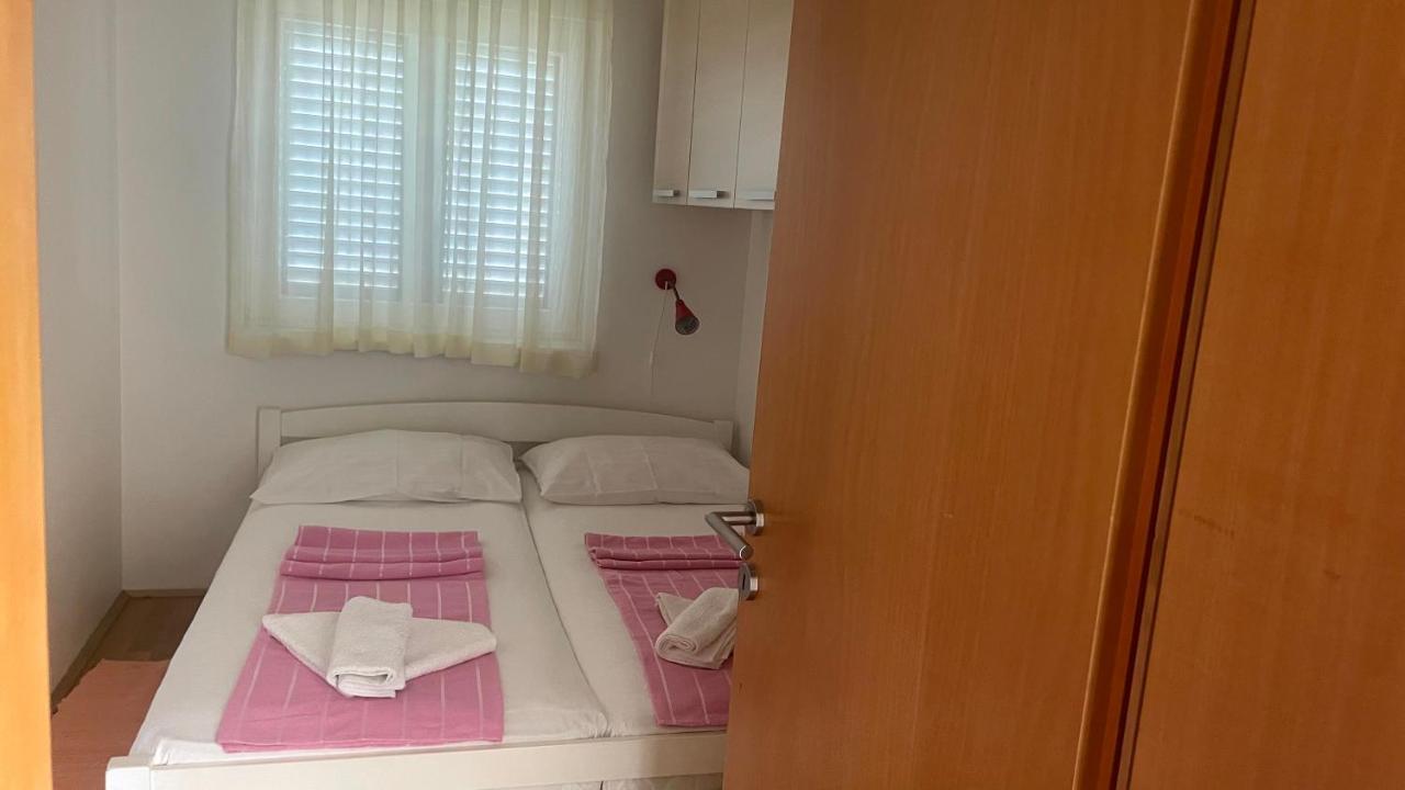 Apartment Adriana Povljana Εξωτερικό φωτογραφία
